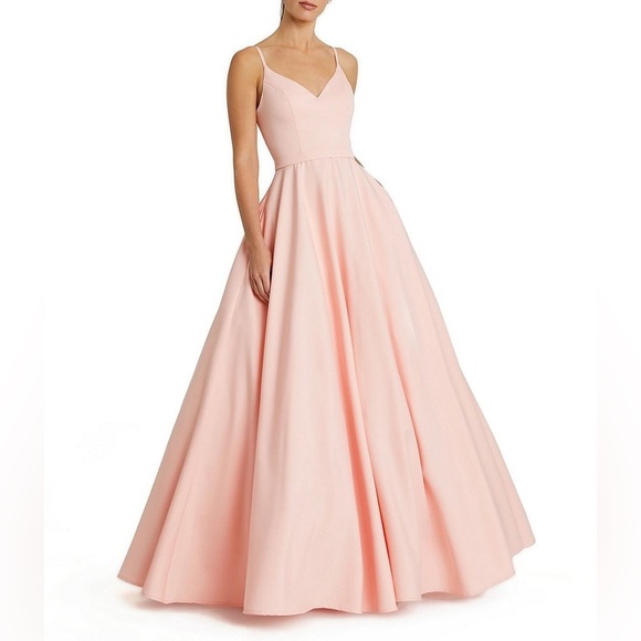 Mac DuggalV-Neck Sleeveless A-Line Fully Lined Ball Gown